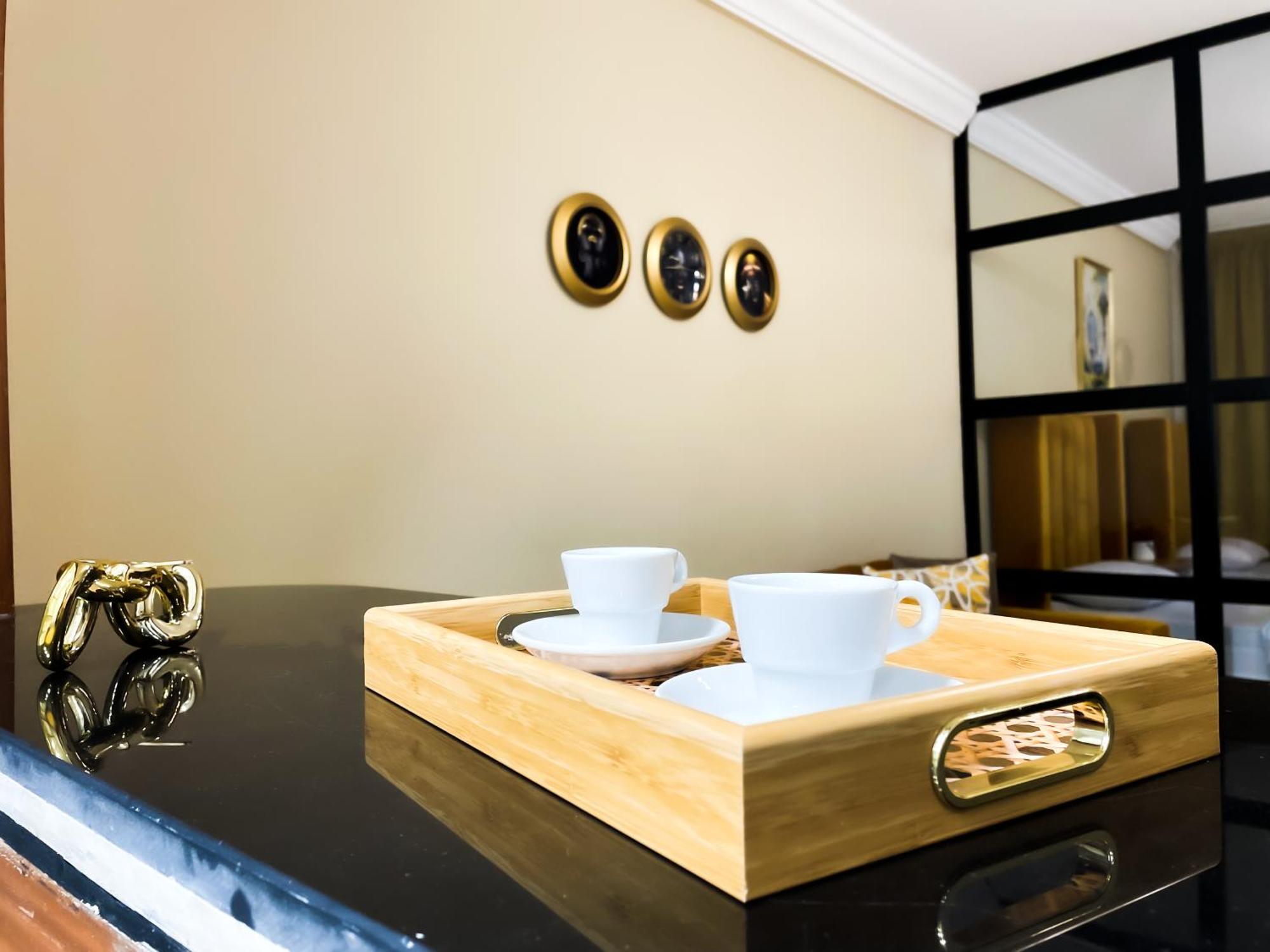Apartment Cozy And Fully Equipped For Comfort And Luxury, Near The Train Station And Facing Hilton Air Conditioner *